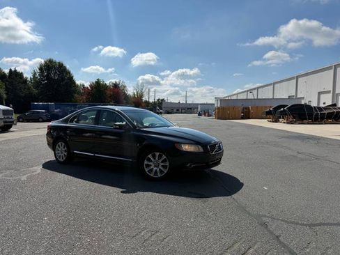 Used 2011 Volvo S80 3.2 w/ Climate Pkg image 2