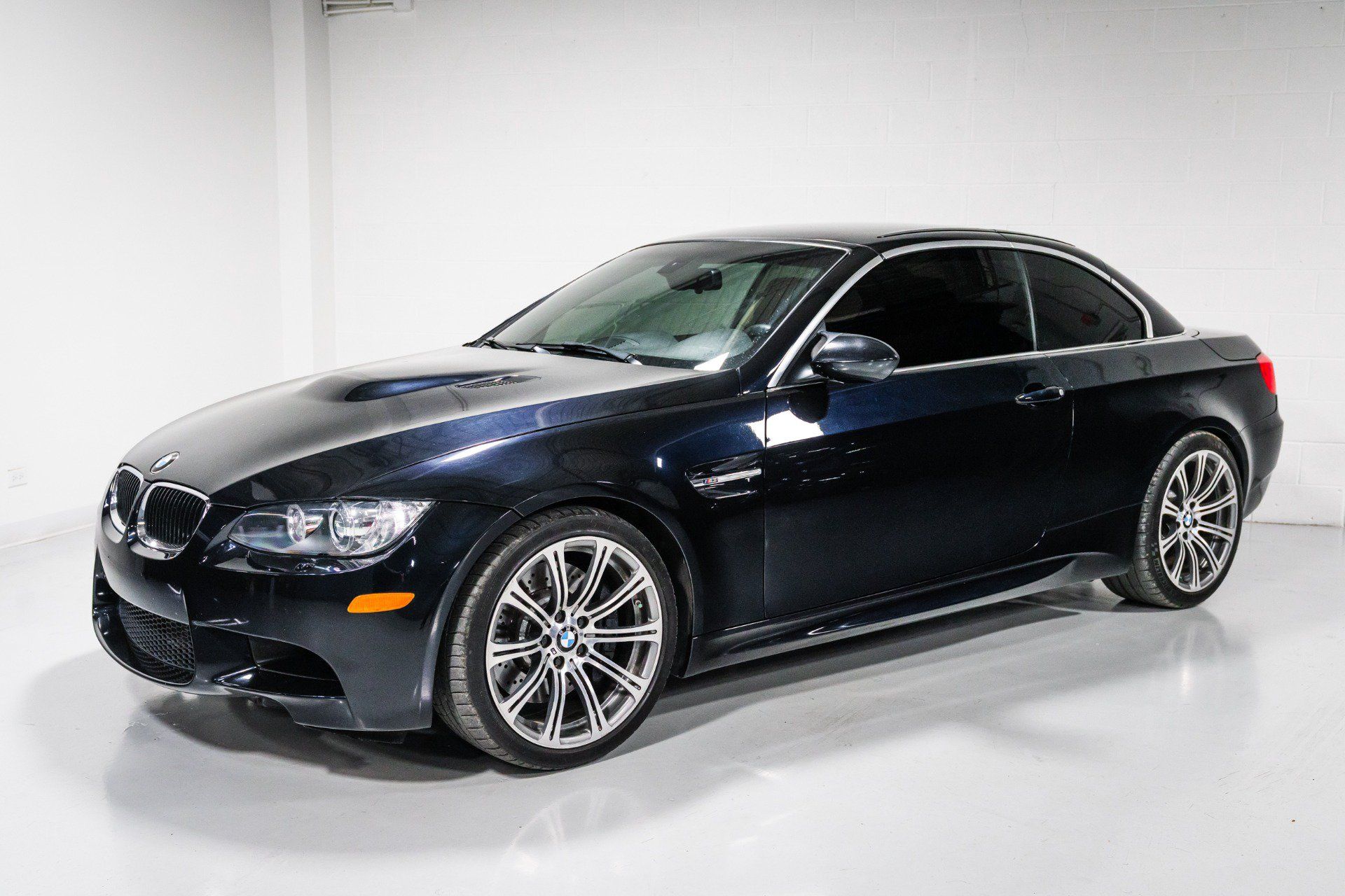 Used 2011 BMW M3 Convertible RWD image 35