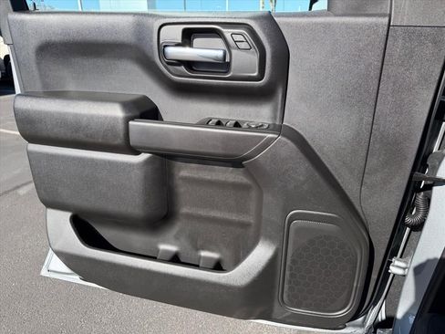 New 2026 Chevrolet Silverado 1500 Custom Trail Boss w/ LPO, Dark Essentials Package AWD/4WD image 9