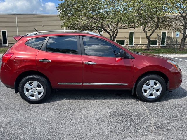 Used 2014 Nissan Rogue S w/ Convenience Package FWD image 2