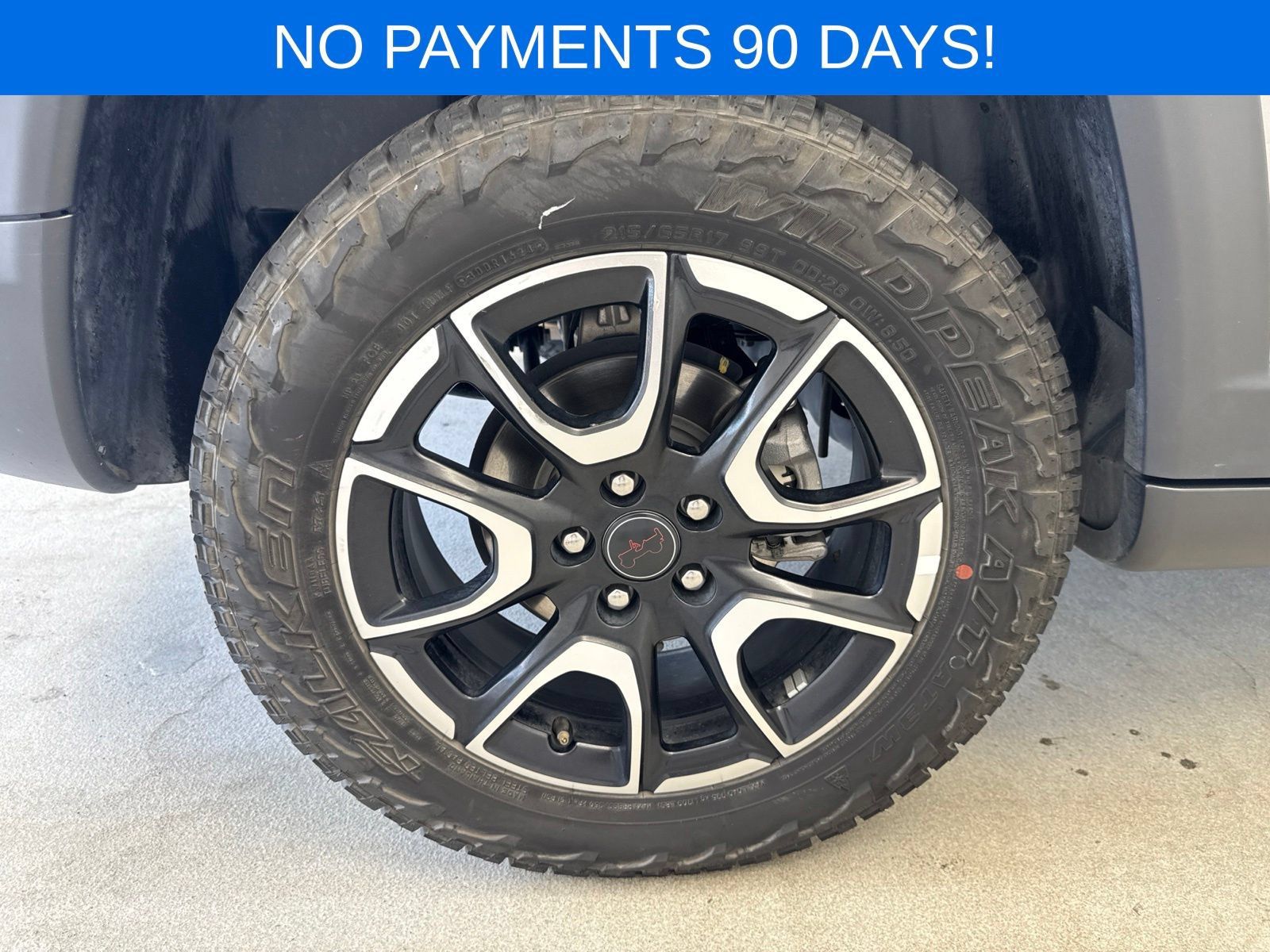 Used 2025 Jeep Compass Trailhawk AWD/4WD image 39