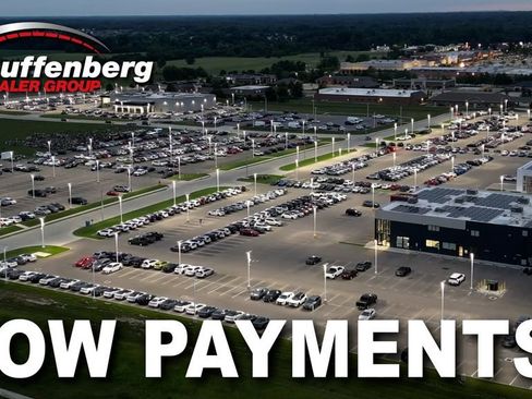 Used 2025 Jeep Grand Cherokee L Limited w/ Black Appearance Package AWD/4WD image 9