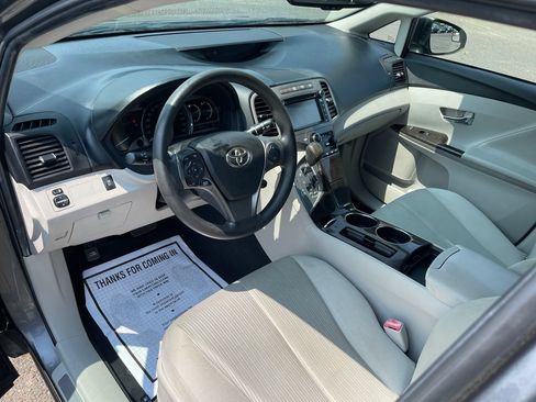 Used 2014 Toyota Venza LE FWD image 13