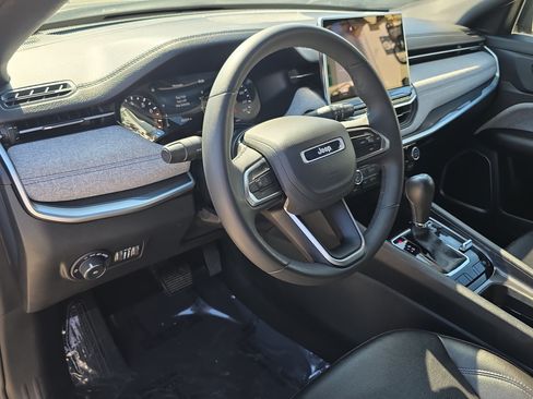 Used 2024 Jeep Compass Latitude AWD/4WD image 23