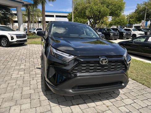 Used 2024 Toyota RAV4 LE FWD image 17