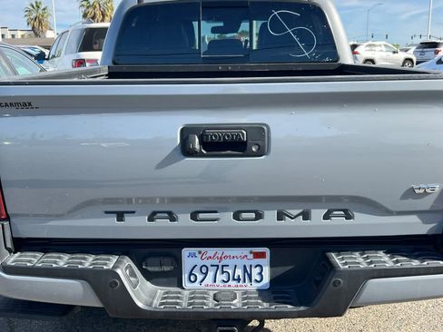 Used 2019 Toyota Tacoma TRD Sport w/ Technology Package image 19