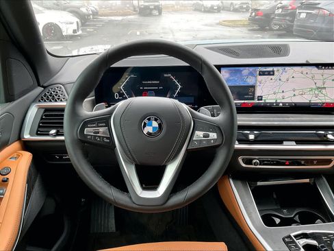 Used 2025 BMW X5 xDrive40i w/ Parking Assistance Package image 7