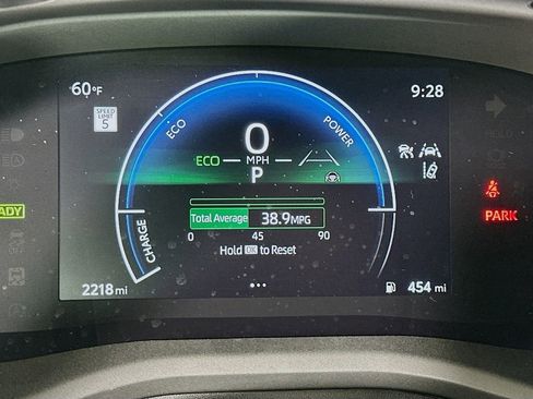 Used 2025 Toyota Camry SE image 12