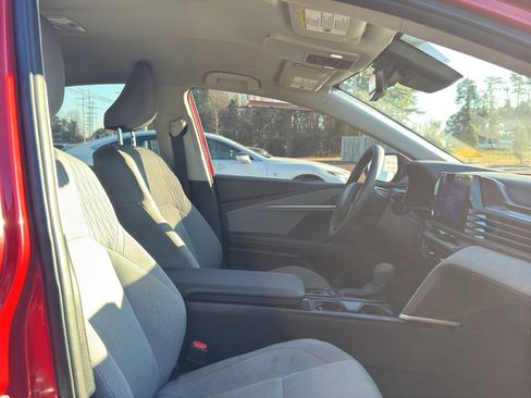 Used 2025 Toyota Camry LE w/ Convenience Package image 18