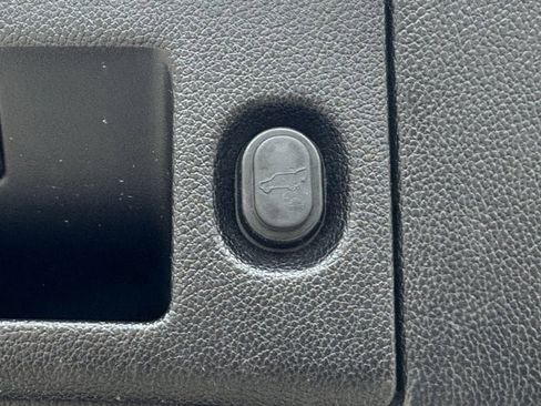 Used 2016 Chevrolet Suburban LT w/ Luxury Package image 37