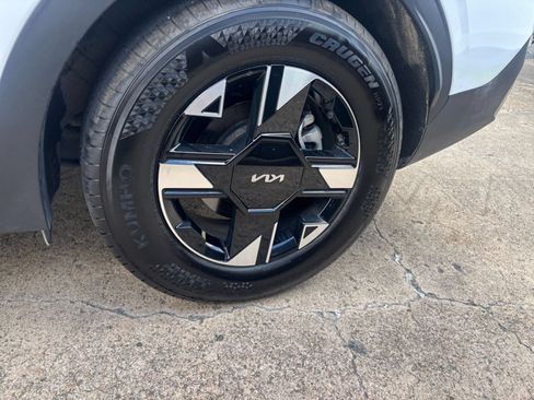 Used 2026 Kia Sportage LX FWD image 29