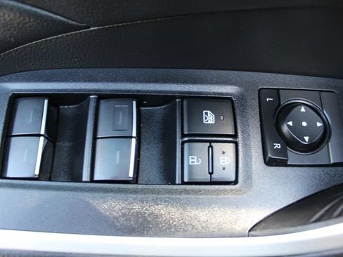 Certified 2022 Toyota RAV4 XLE FWD image 50