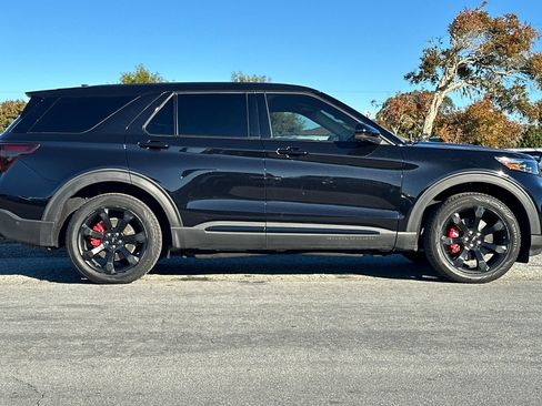 Used 2022 Ford Explorer ST w/ Equipment Group 401A image 6