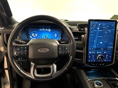 Certified 2022 Ford Expedition Platinum AWD/4WD image 5