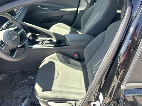 Certified 2024 Hyundai Elantra SEL image 16
