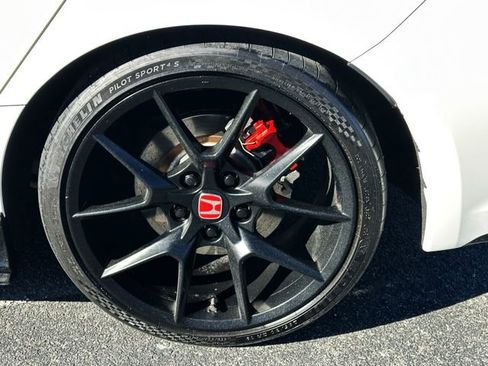 Used 2024 Honda Civic Type R image 11