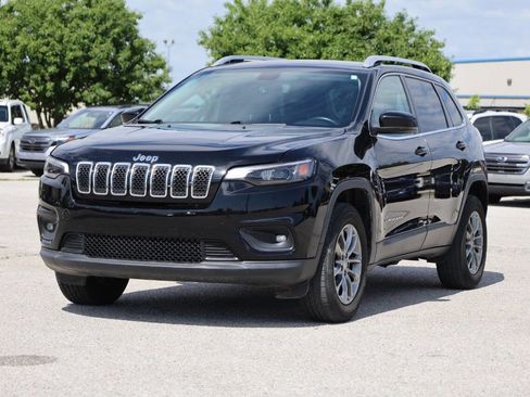Used 2020 Jeep Cherokee Latitude Plus w/ Cold Weather Group AWD/4WD image 6