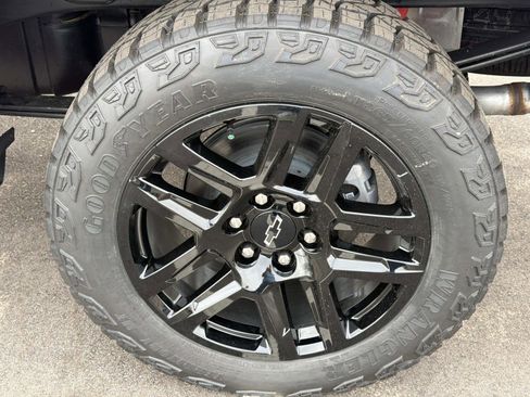 New 2026 Chevrolet Silverado 1500 Custom Trail Boss AWD/4WD image 8