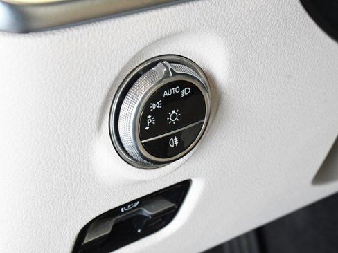 Used 2022 Mercedes-Benz C 300 4MATIC Sedan w/ Exclusive Trim Package image 30