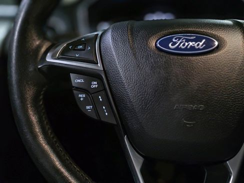 Used 2020 Ford Fusion SEL image 19