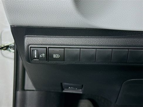 Certified 2025 Toyota Corolla SE image 17