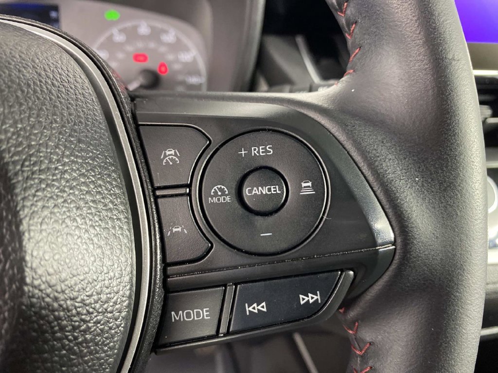 Used 2024 Toyota Corolla Cross AWD Hybrid w/ Moonroof Package image 18
