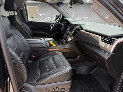 Used 2019 GMC Yukon Denali w/ Denali Ultimate Package AWD/4WD image 24
