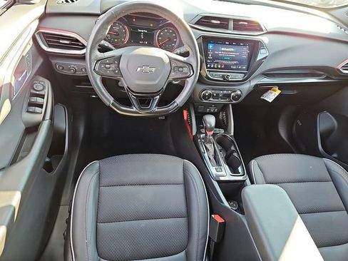 Used 2022 Chevrolet TrailBlazer RS w/ Technology Package image 23