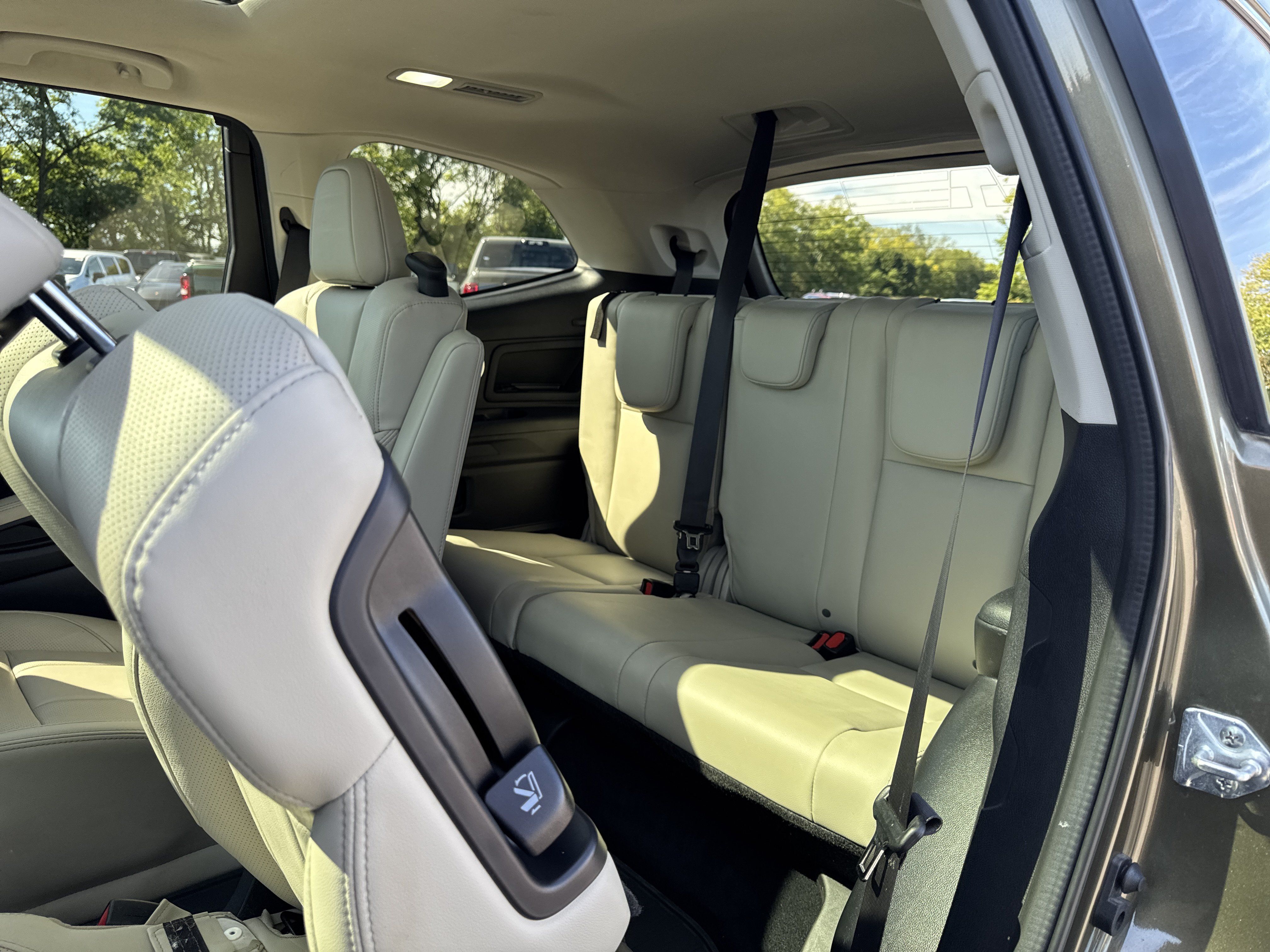 Used 2024 Subaru Ascent Limited w/ Technology Package AWD/4WD image 29
