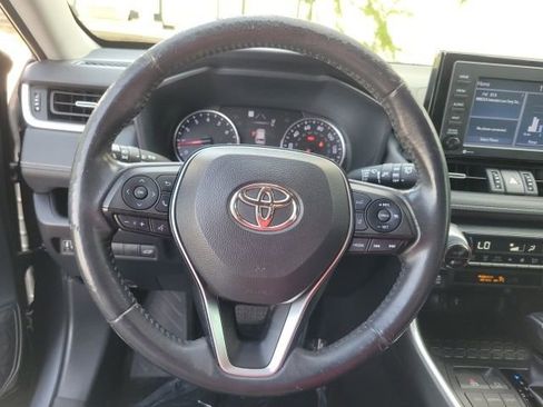 Used 2020 Toyota RAV4 XLE Premium FWD image 22