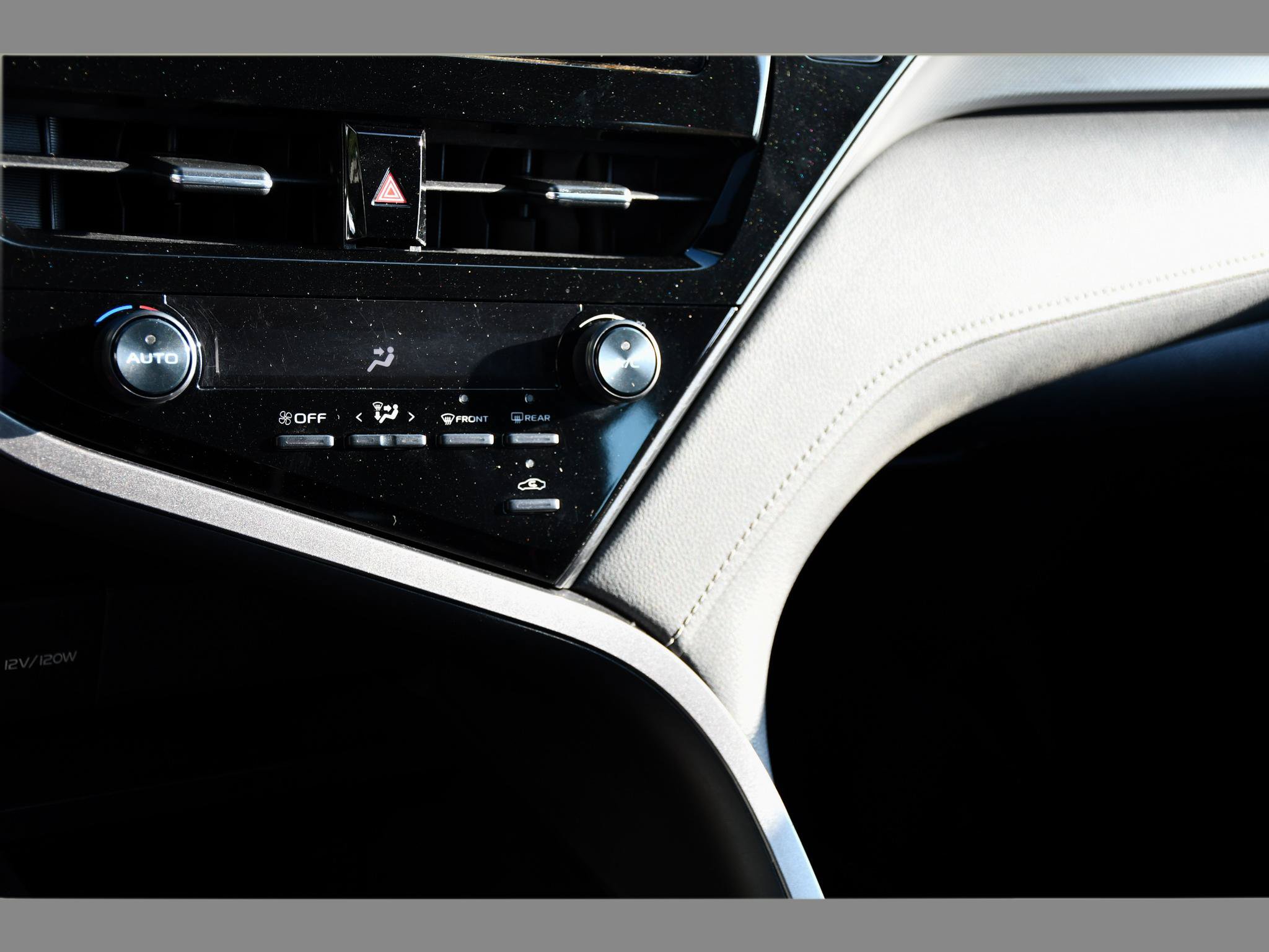 Used 2021 Toyota Camry SE FWD image 30