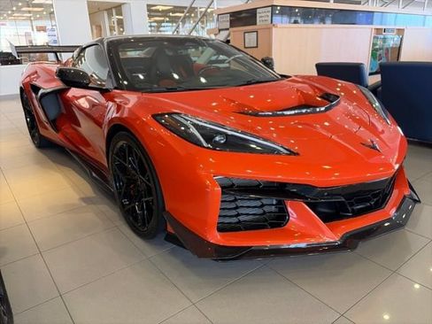 Used 2025 Chevrolet Corvette ZR1 w/ ZR1 Carbon Fiber Aero Package RWD image 1