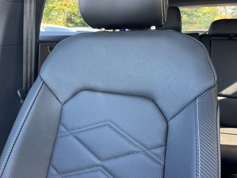 New 2026 Volkswagen Atlas Cross Sport SE image 21