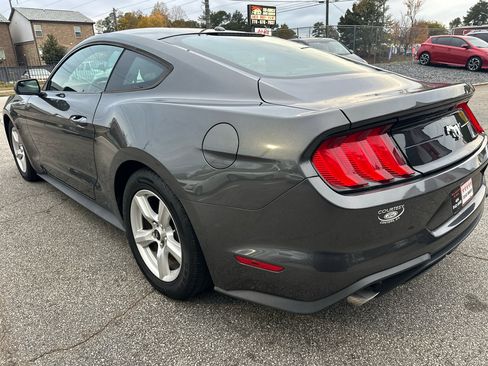 Used 2019 Ford Mustang Coupe image 5