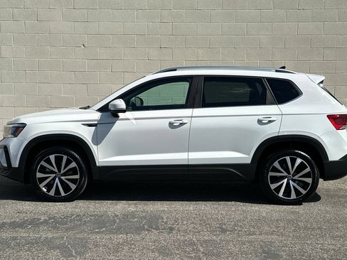 Used 2022 Volkswagen Taos SE FWD image 7