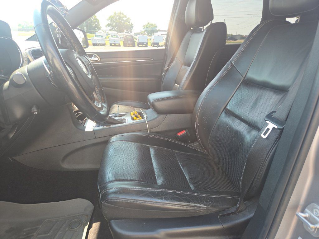 Used 2016 Jeep Grand Cherokee Limited w/ Luxury Group II RWD image 26