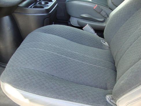 Used 2021 Chevrolet Express 2500 w/ Driver Convenience Package image 5