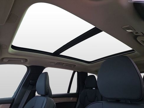 New 2026 Volvo XC90 T8 Plus image 42