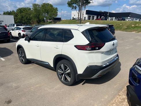 Used 2021 Nissan Rogue SL w/ Premium Package AWD/4WD image 3