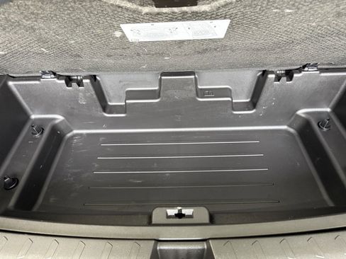 Used 2021 Chevrolet Traverse LT w/ LPO, Floor Liner Package image 62