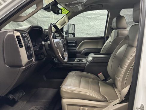 Used 2016 GMC Sierra 2500 Denali w/ Duramax Plus Package image 9