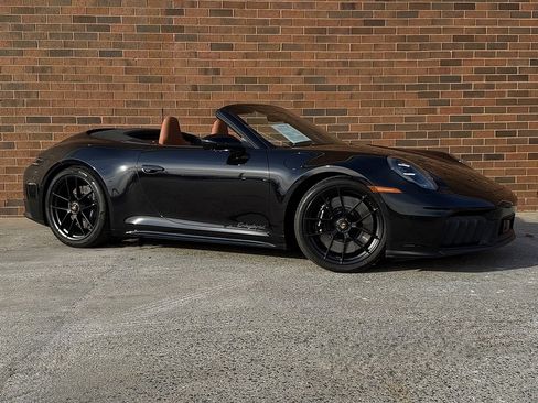 Certified 2026 Porsche 911 Carrera GTS image 9