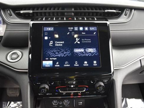 Used 2023 Jeep Grand Cherokee Altitude image 8