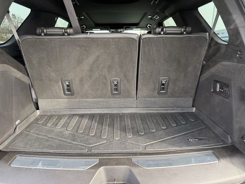 Certified 2023 Cadillac Escalade Premium Luxury image 16