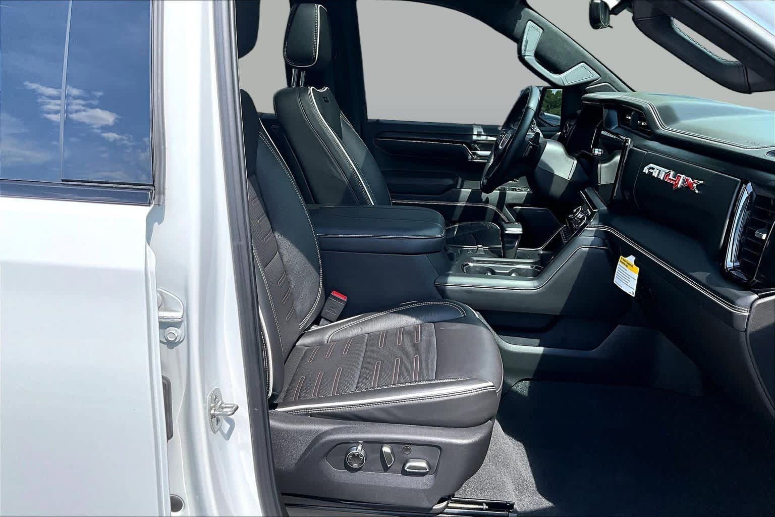 Used 2025 GMC Sierra 1500 AT4X AWD/4WD image 8