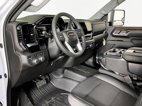 New 2026 GMC Sierra 3500 SLE w/ SLE Value Package image 8