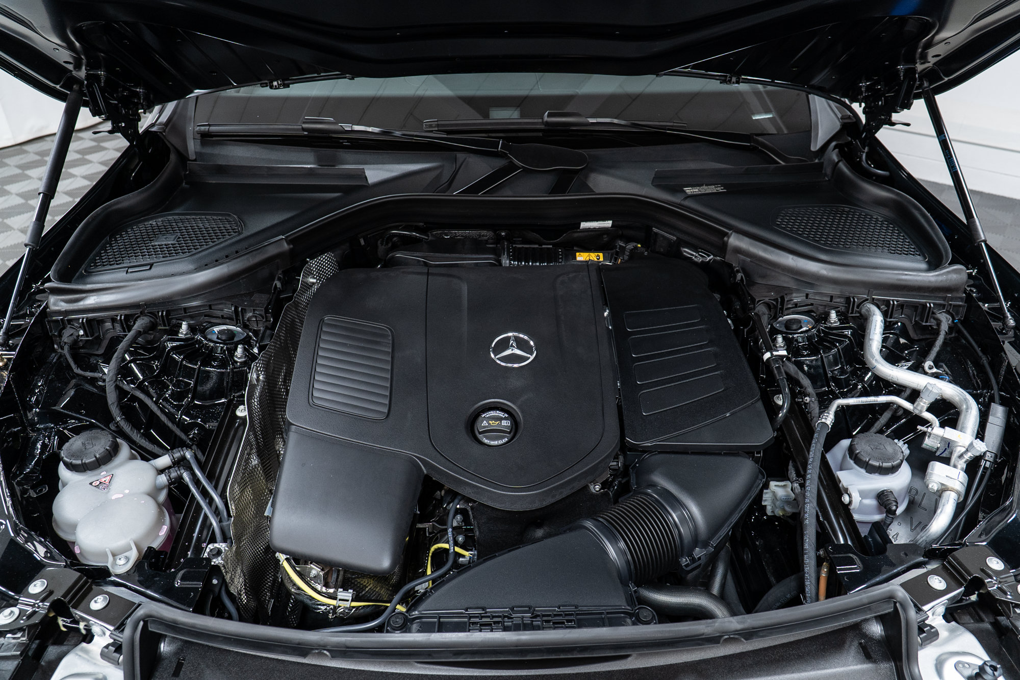 Used 2026 Mercedes-Benz GLC 300 4MATIC image 9