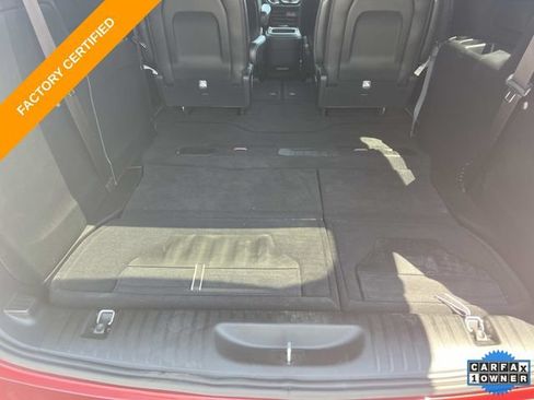 Used 2025 Chrysler Voyager LX FWD image 13