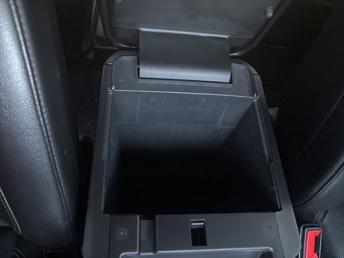 Used 2022 Ford Explorer Limited image 29