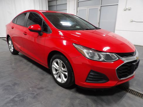 Used 2019 Chevrolet Cruze LS w/ LS Convenience Package image 2